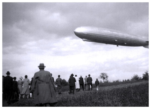 Der erste Zeppelin am Bodensee bei Friedrichshafen