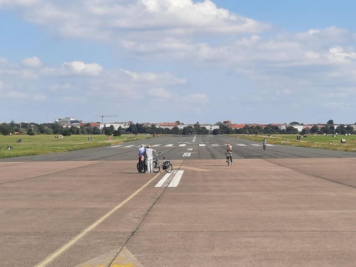 Runway to India Linea