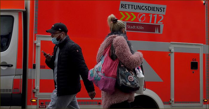 Wasserfrosch mit Schallblasen