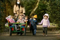 Kinderbetreuerin Kinderbetreuerin