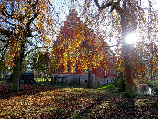Haus Wenge im Herbst