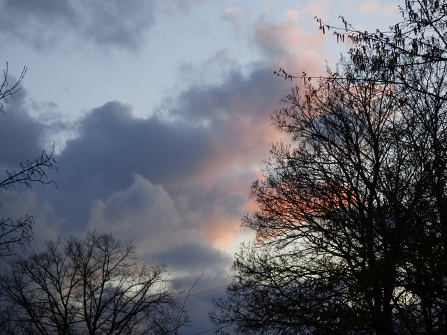 Wolken bei untergehender Sonne