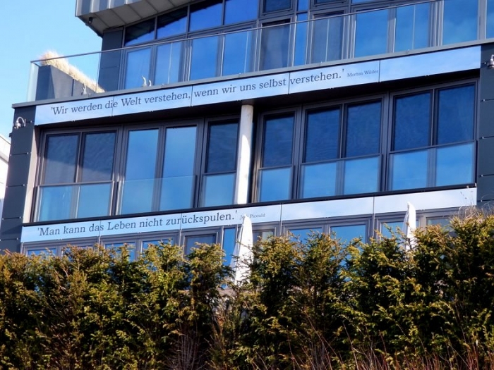 Sprüche an einem Haus