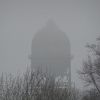 Wasserturm im Nebel