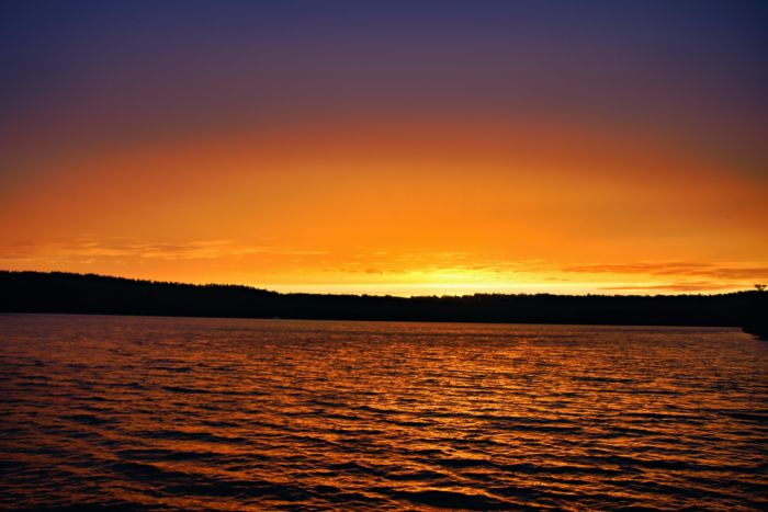 Am See kurz vor Sonnenaufgang Am See kurz vor Sonnenaufgang