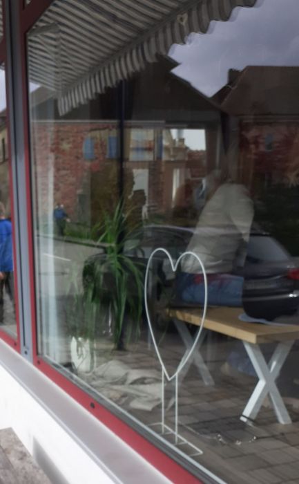 Cafe= frauenhaus??!!