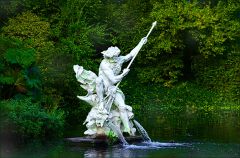 Neptunskulptur im See