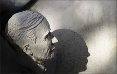 Skulptur / Licht und Schatten